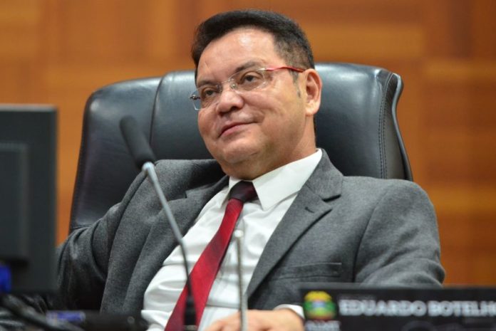 O deputado Eduardo Botelho, que descartou nova licença (Foto: Maurício Barbant/ALMT)