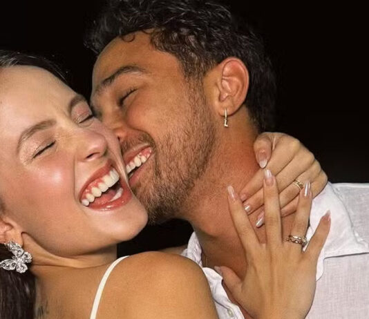Larissa Manoela e André Luiz Frambach celebram chegada de 2025: ‘PRONTOS!’