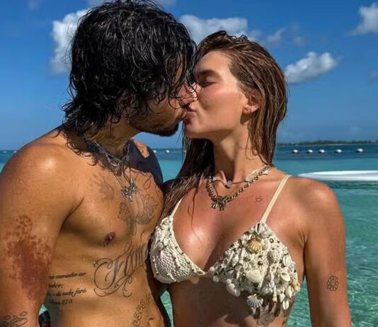 Virginia Fonseca ganha buquê de rosas vermelhas e cartinha romântica: ‘Orgulho’