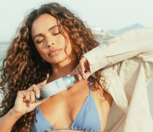 Giovana Cordeiro acompanha etapa da WSL em Saquarema e faz ensaio: ‘Lindaaaa!!!!’