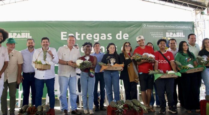 Com articulação de Dr. João, assentamentos recebem tratores, insumos e equipamentos em Tangará da Serra
