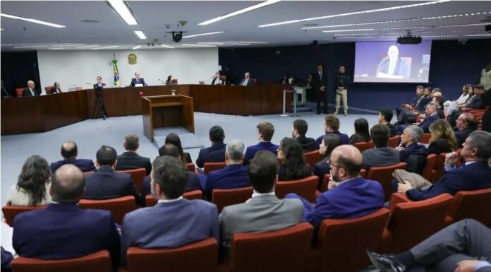 Michelle Bolsonaro cita Salmo bíblico no dia em que STF inicia julgamento de Jair Bolsonaro