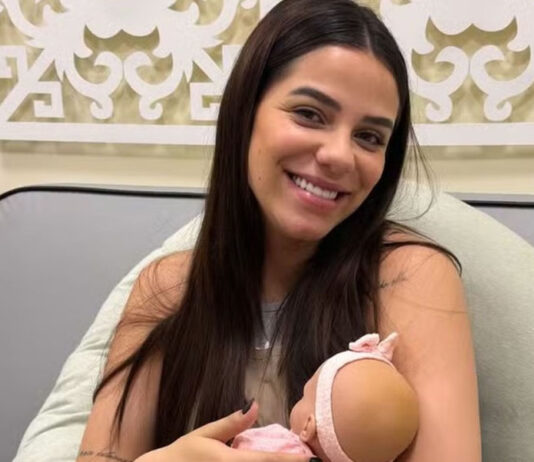 Key Alves exibe estrias, umbigo estufado e mudança no cabelo durante gestação
