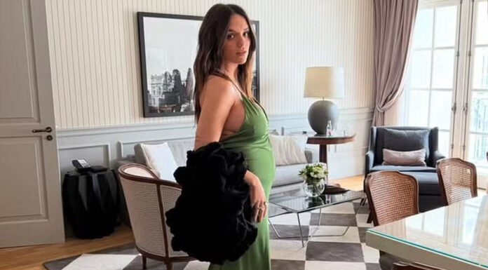 Rafa Kalimann exibe barriguinha de gravidez ao posar com looks justos: ‘Dump ‘