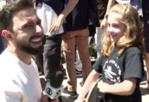 Veja Vídeo – Repórter da Globo é surpreendido por menina que admite estar matando aula; veja