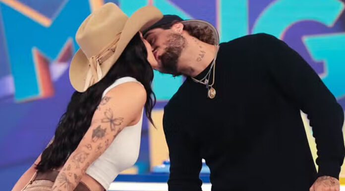 Ana Castela e Zé Felipe trocam beijo em gravação do Domingo Legal: ‘Juntos!’