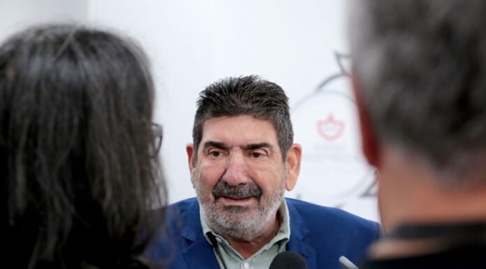 Dr. João pede que governo cumpra decisão do STF e regulamente redução da carga horária a servidores com filhos com deficiência