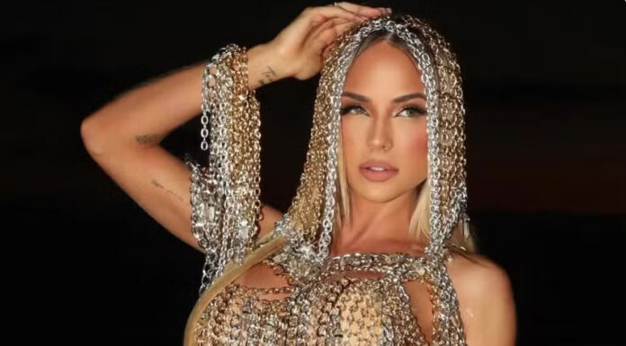 Gabi Martins brilha em look diferente no minidesfile da Vila Isabel: ‘Prontinha’