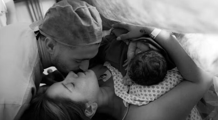 Arrascaeta mostra rosto do filho Milano pela primeira vez: ‘Aaahhhh bem vindo milano’