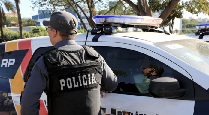 Jovem de 23 anos morre após troca de tiros com a PM; sargento foi baleado na ação