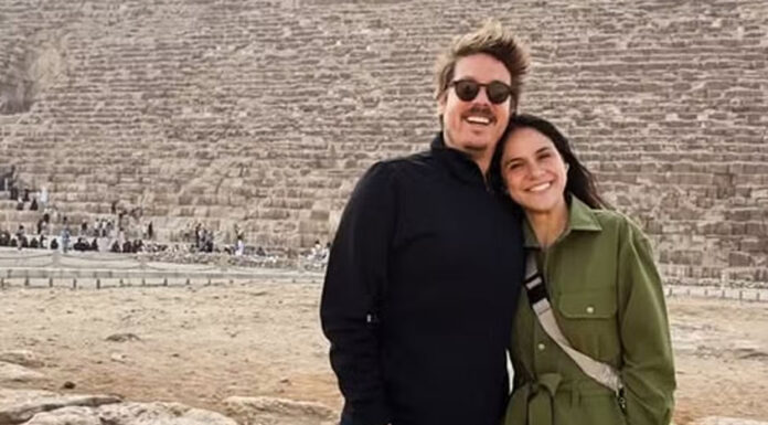 Fábio Porchat e Priscila Castello Branco curtem às pirâmides do Egito: ‘TUNÍSIA!!!’
