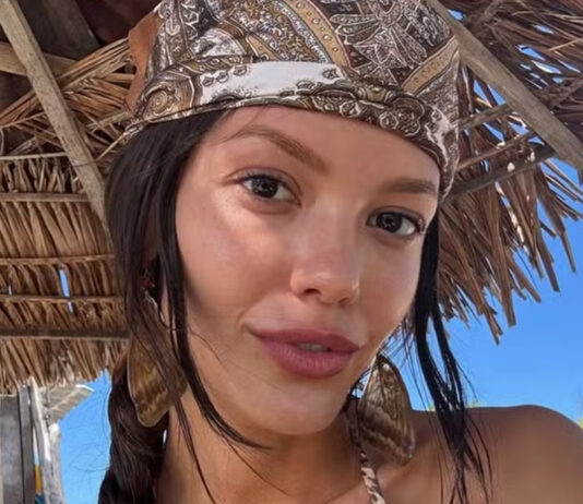 Vitória Strada curte praia em viagem a Pernambuco: ‘Lugar paradisíaco’