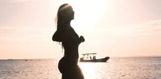 Ivete Sangalo exibe corpão durante banho de mar e é exaltada: ‘Ela é puro verão’