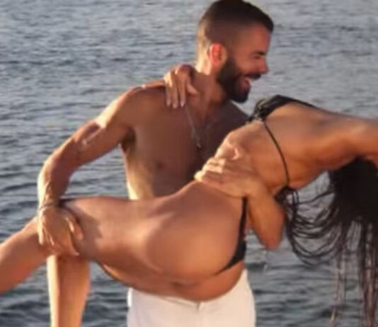 Mari Gonzalez e Pipo Marques curtem dia de praia com clima de romance em Salvador