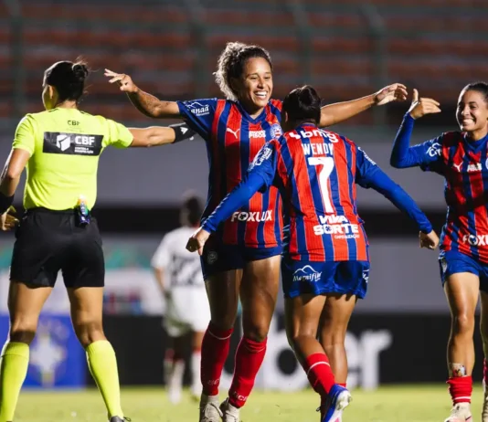 Maria Carol Rebello escolhe Porto de Galinhas para férias após fim de novela