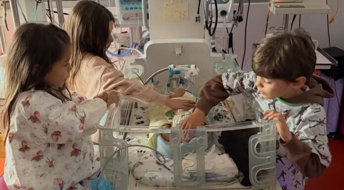 Carol Cabrino recebe alta com o filho Filippo após dias ‘intensos’ de internação: ‘Em casa’