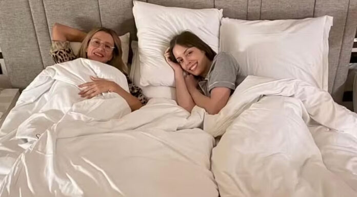 Fabiana Justus dorme na companhia de Ana Paula Siebert após susto na madrugada