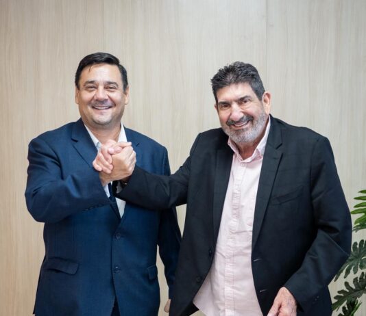 Dr. João recebe senador do Paraguai na ALMT e debate integração entre os dois países