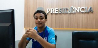 Programa Jovem Aprendiz da ALMT: da independência financeira ao aprendizado político Gustavo Nascimento, um dos jovens aprendizes da Casa