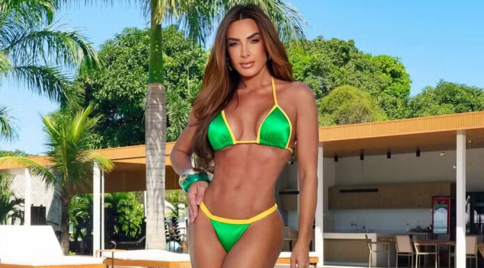 Nicole Bahls posa de biquíni em clima brasileiro após vitória da Seleção