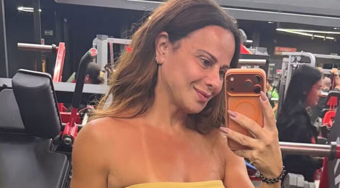 Viviane Araújo acorda cedo para treino e exibe shape definido na academia: ‘Fitness’