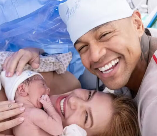 Lore Improta e Léo Santana celebram nascimento do segundo filho: ‘Levi chegou’