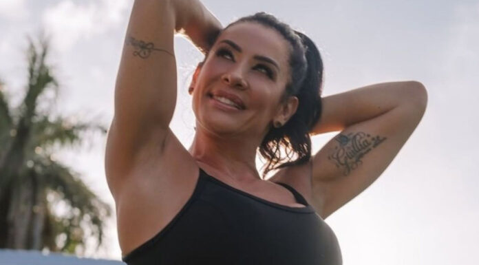 Scheila Carvalho reflete sobre envelhecer com saúde e revela foco aos 52 anos