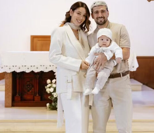 Arrascaeta celebra batizado do filho Milano e compartilha momento emocionante