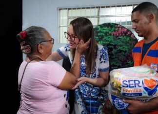 Virginia Mendes destaca importância de valorizar os idosos Respeitar, cuidar e valorizar quem ajudou a construir a história de Mato Grosso. Esse é o compromisso defendido pela primeira-dama do Estado, Virginia Mendes, ao falar sobre a importância das políticas públicas voltadas à população idosa.