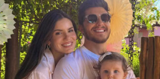 Camila Queiroz celebra 33 anos de vida ao lado da família: ‘Grata, abençoada e amada’