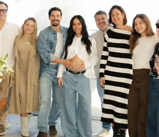 Sabrina Sato relembra chá revelação e exibe cliques inéditos do momento especial