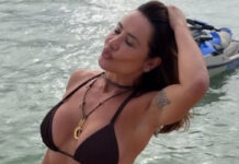 Scheila Carvalho exibe corpo definido em dia de descanso a bordo de embarcação