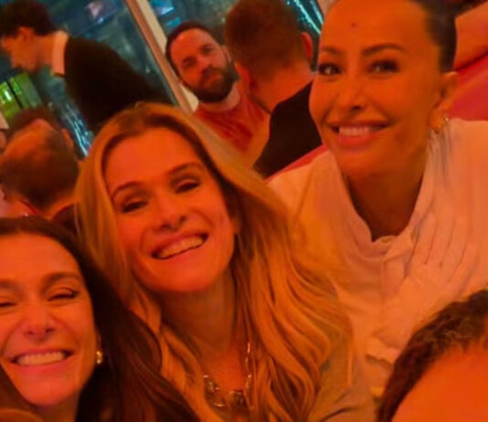 Paolla Oliveira, Sabrina Sato e amigas se reúnem em jantar em São Paulo: ‘Garotas’