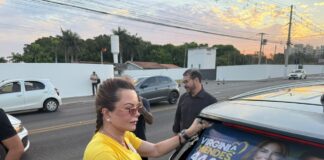 Virginia Mendes participa de adesivaço no Parque das Águas