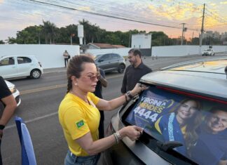 Virginia Mendes participa de adesivaço no Parque das Águas