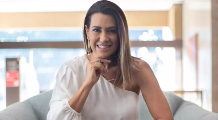 Solange Frazão relembra trajetória de sucesso e anuncia lançamento de perfume